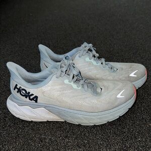 Hoka Arahi 6 Women’s Running Shoe